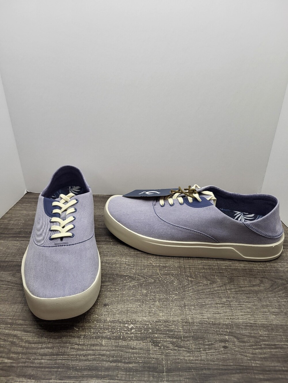 OluKai Tradewind Canvas Casual Sneakers Mens Size 9 Chambray Navy New
